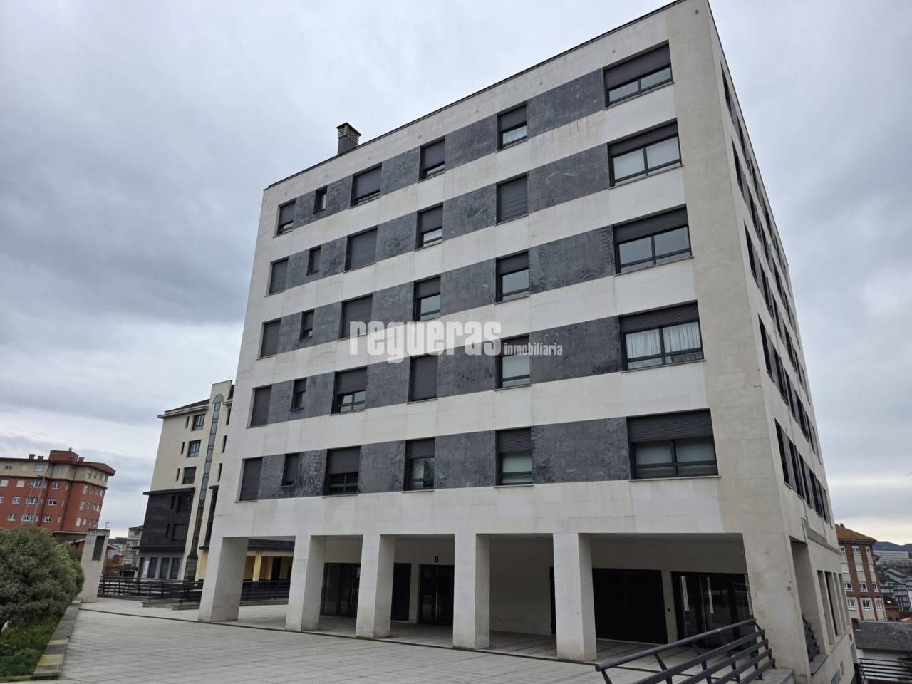 Exterior view of Apartment to rent in Avilés  with Heating, Parquet flooring and Storage room