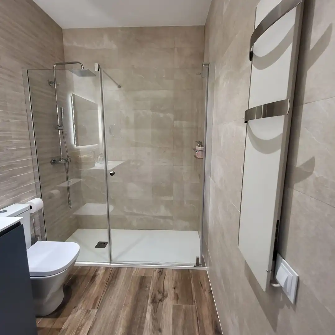 Bany de Apartament de lloguer en Ávila amb Traster i Moblat