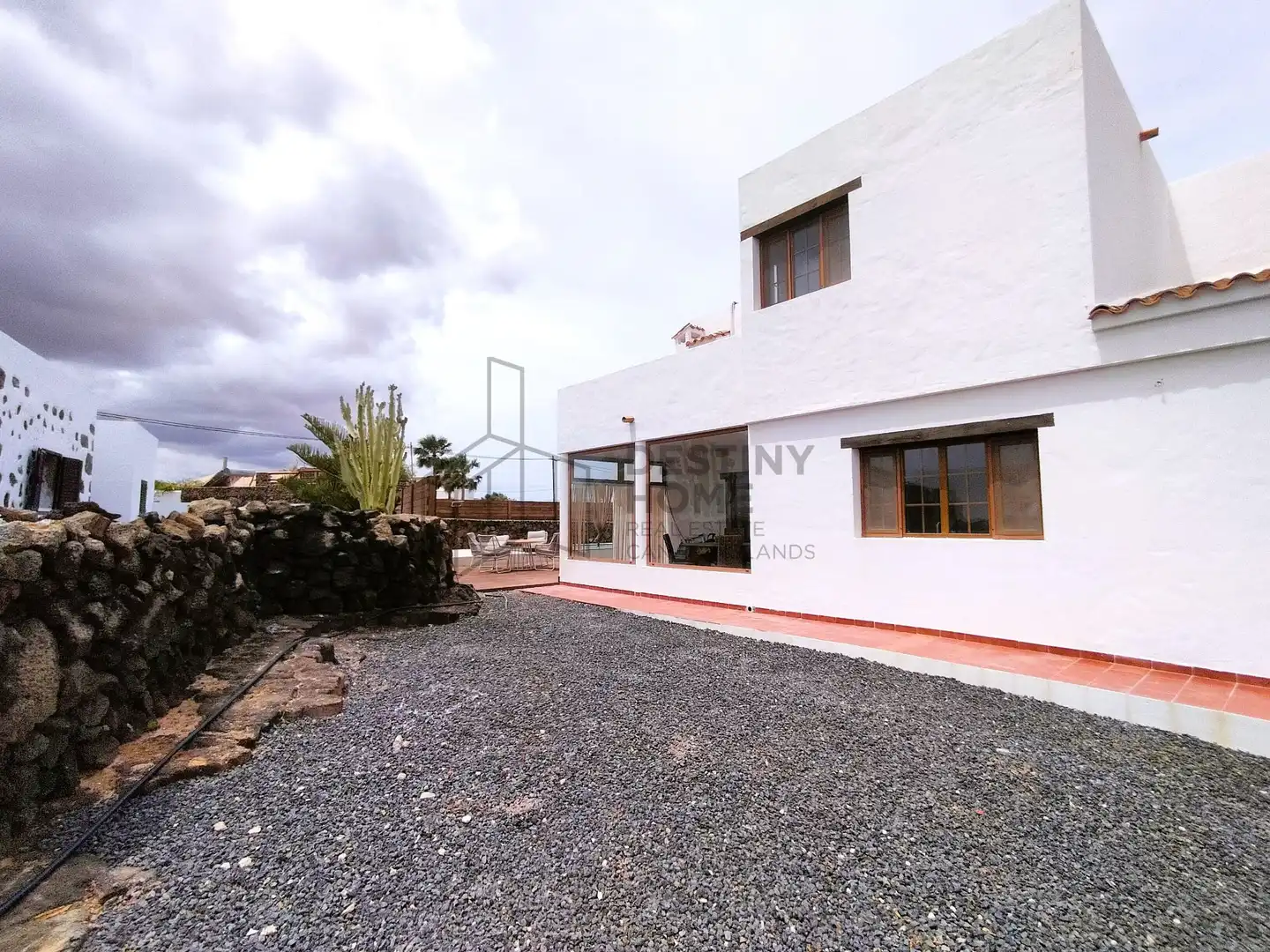 Vista exterior de Casa o xalet en venda en La Oliva amb Jardí privat, Traster i Piscina