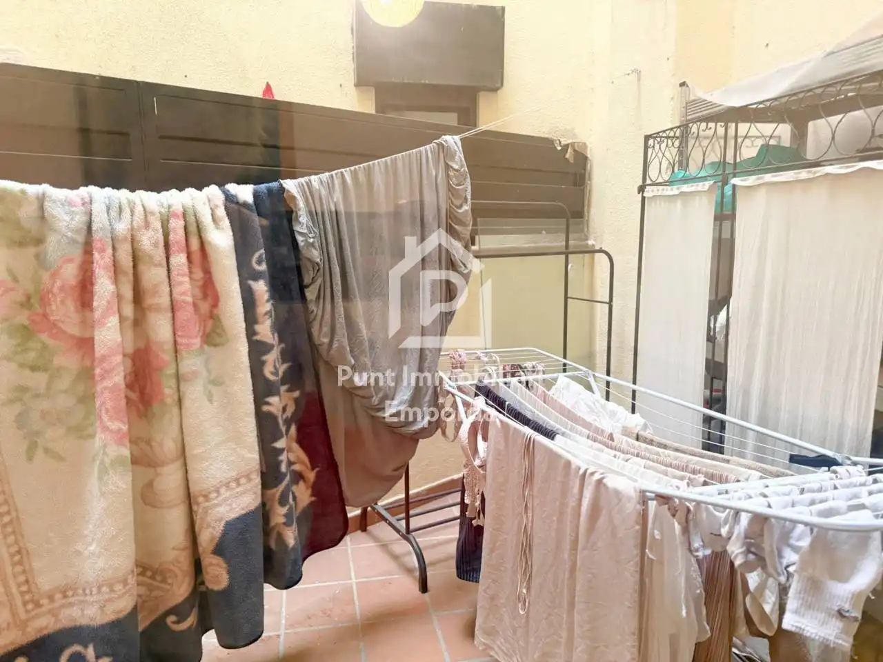 Piso en venta en Figueres con Calefacción, Terraza y Amueblado