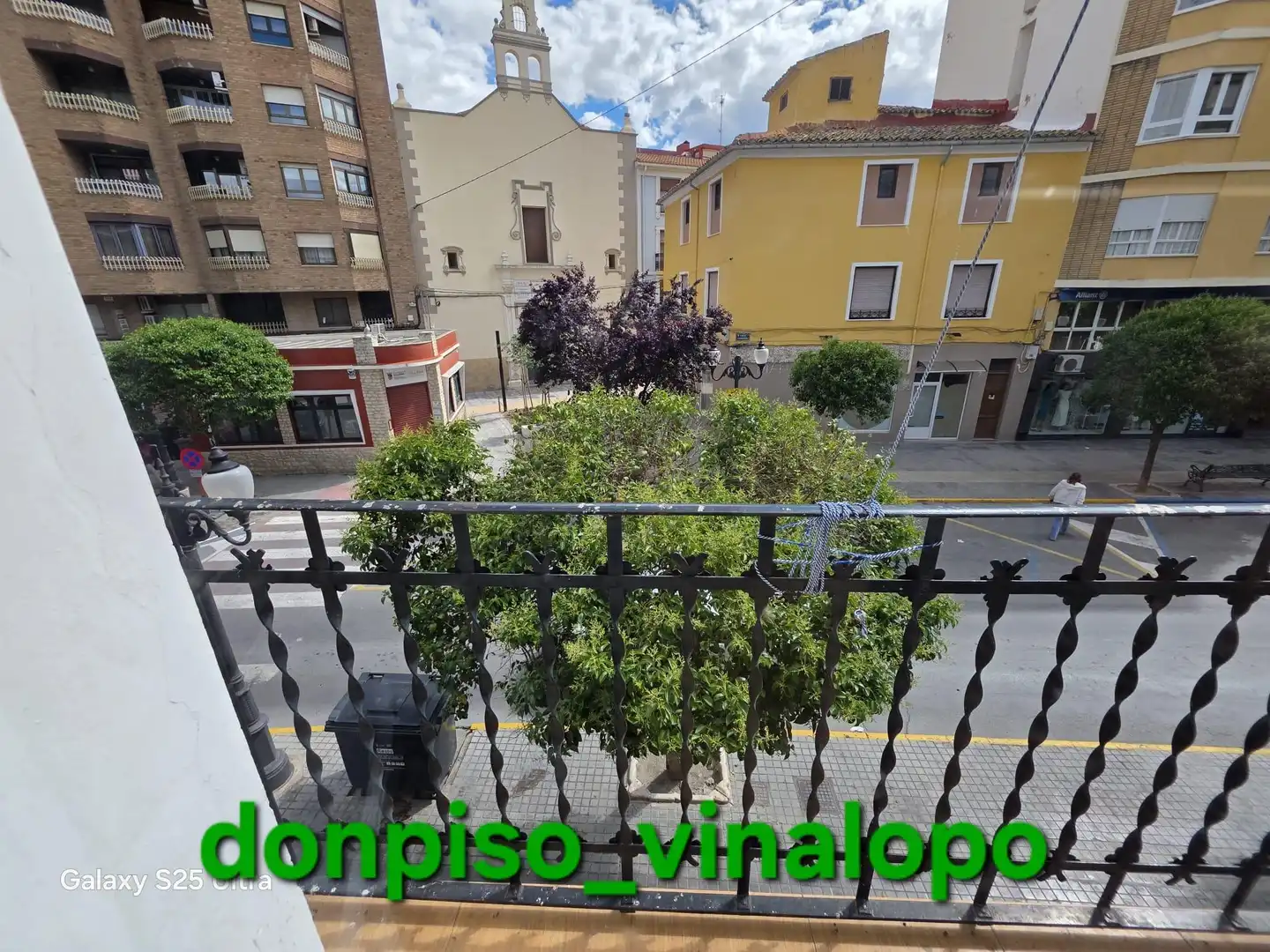 Vista exterior de Dúplex en venda en Villena amb Aire condicionat, Calefacció i Balcó