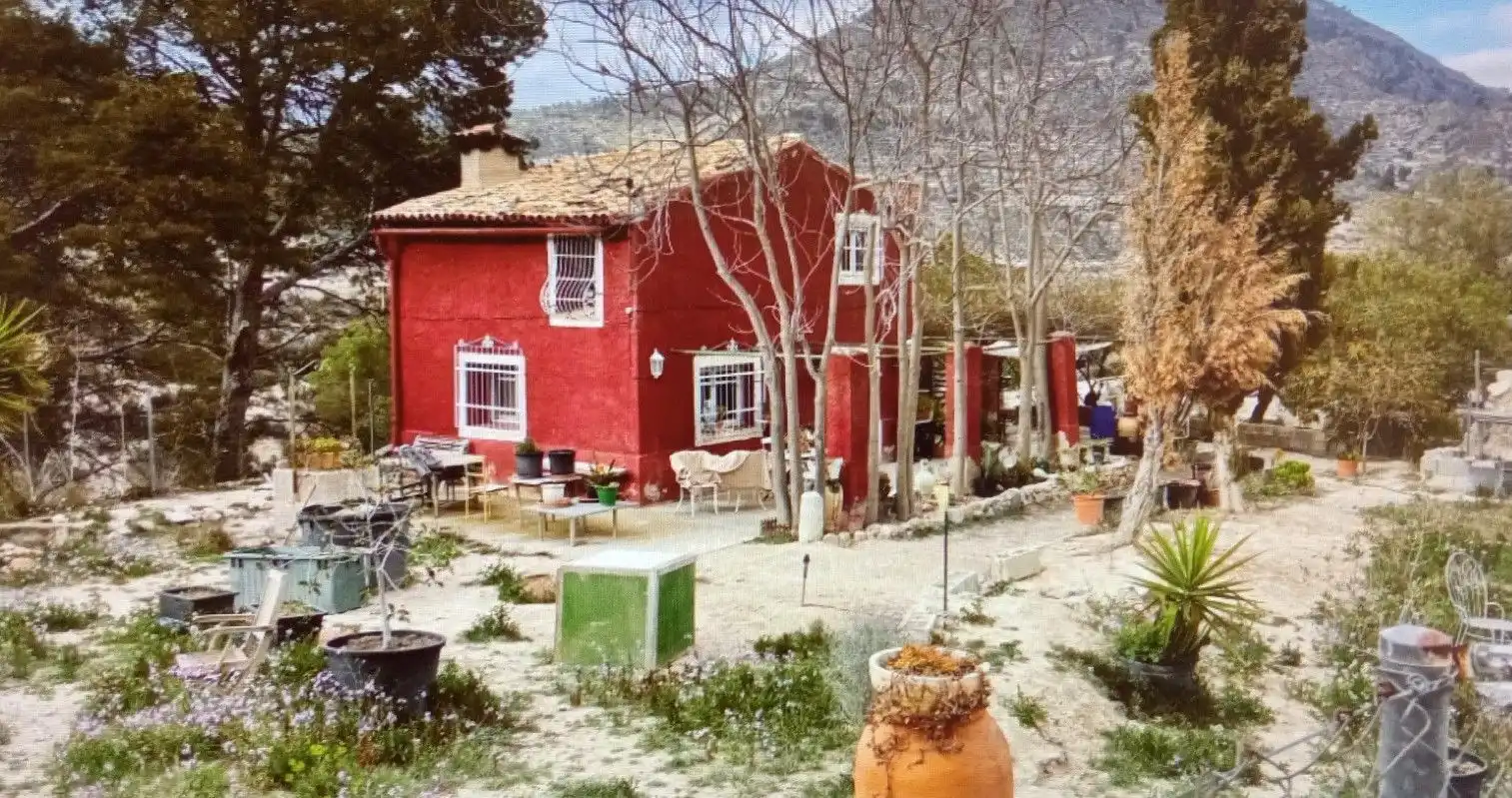Jardí de Casa o xalet en venda en Relleu amb Jardí privat i Traster