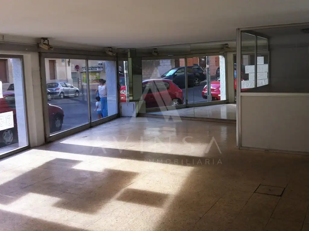 Gebäude zur Miete in N/A, San Roque - Concordia - Adoratrices