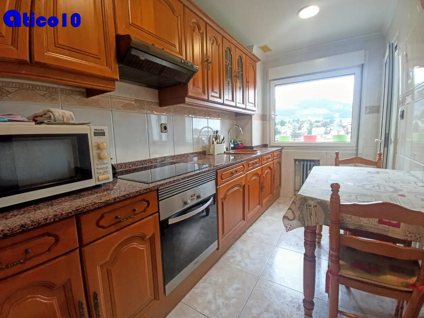 Cocina de Piso en venta en Oviedo  con Calefacción, Parquet y Terraza