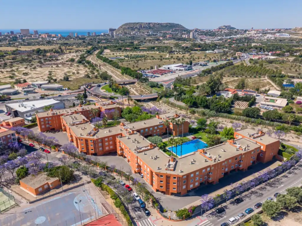 Vista exterior de Apartament en venda en Alicante / Alacant amb Aire condicionat i Internet