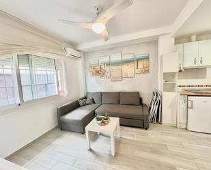 Sala d'estar de Apartament en venda en Fuengirola amb Aire condicionat