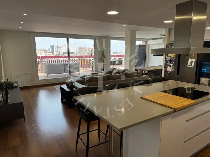 Living room of Attic for rent in Barcelona  with Air Conditioner, Heating and Parquet flooring