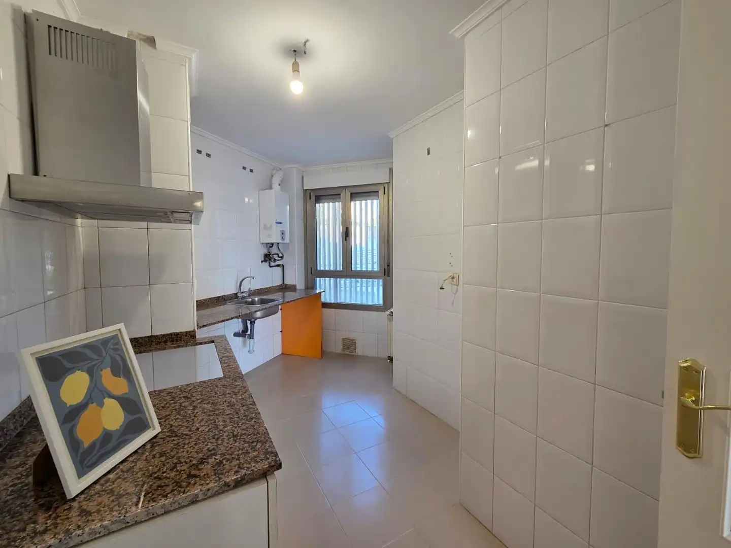 Küche von Wohnung zum Verkauf in Santander mit Heizung, Privatgarten und Parkett