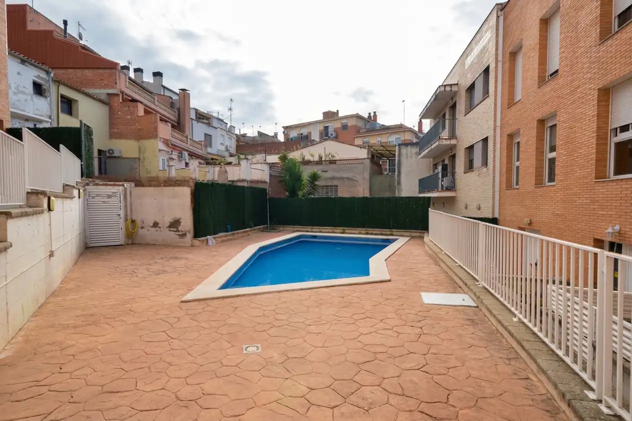 Adosado con terraza en venta en Avinguda dels Hostalets de Pierola