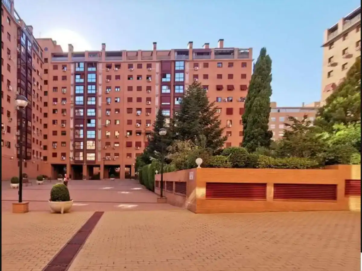 Vista exterior de Piso en venta en Madrid con Aire acondicionado, Calefacción y Parquet