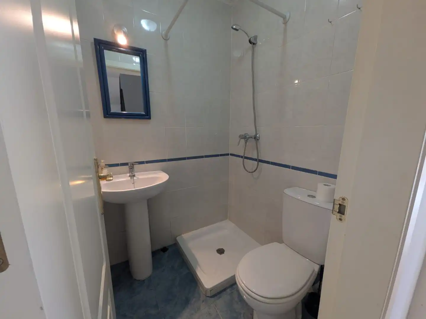 Baño de Casa adosada en venta en Aznalcázar con Aire acondicionado y Terraza
