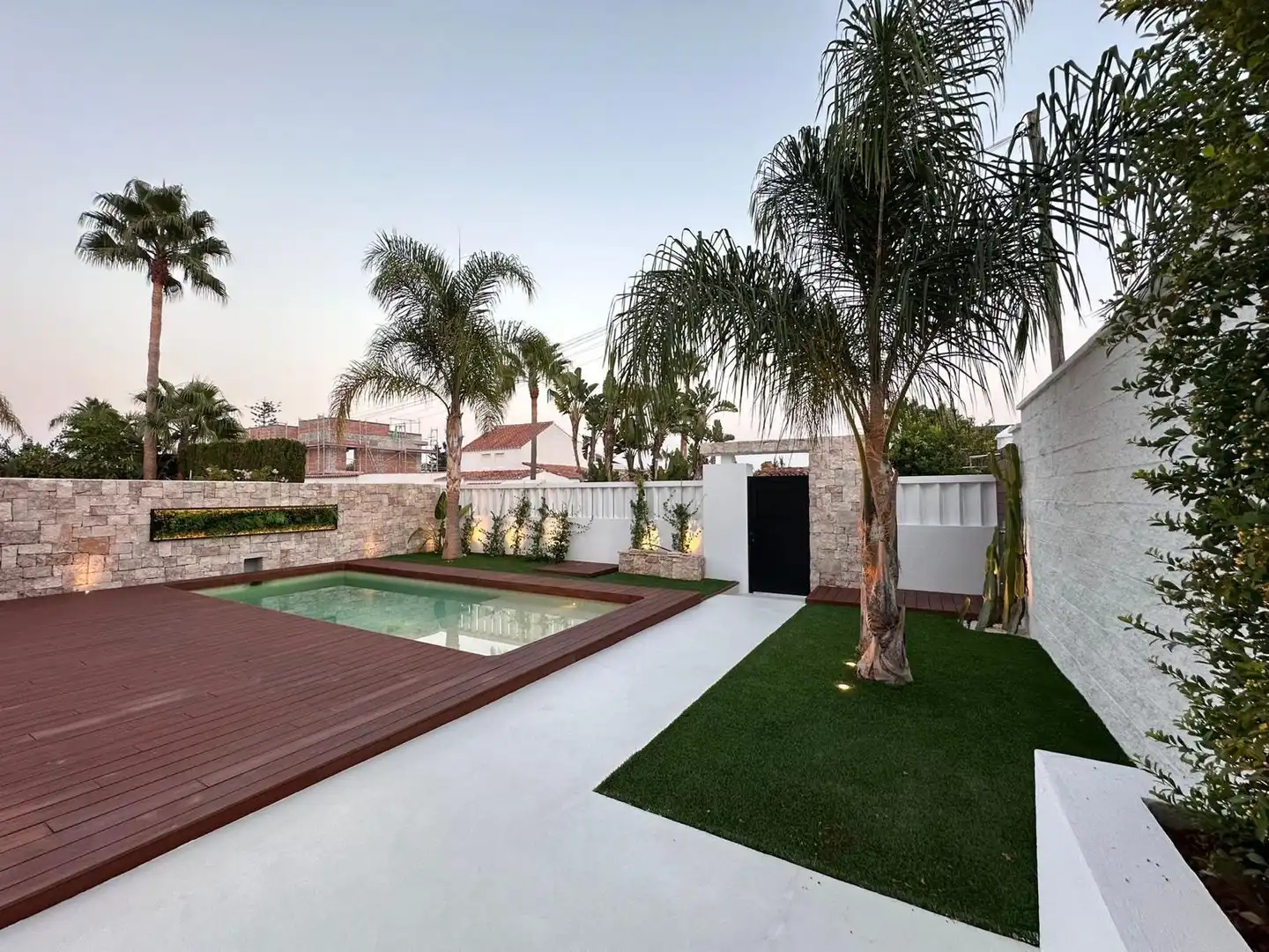 Piscina de Casa o xalet en venda en Estepona amb Aire condicionat, Calefacció i Jardí privat