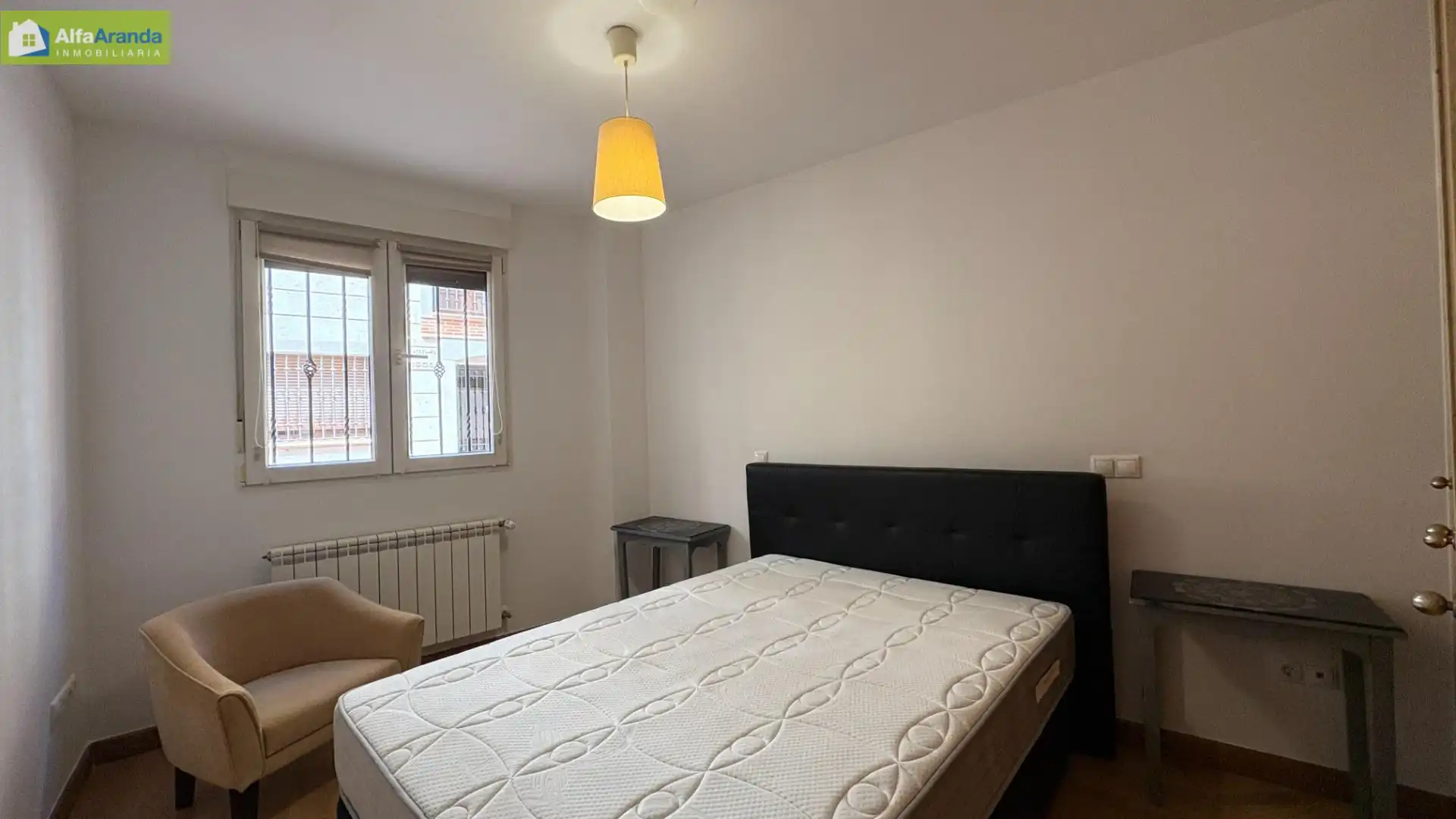 Dormitori de Apartament de lloguer en Aranda de Duero amb Calefacció i Moblat
