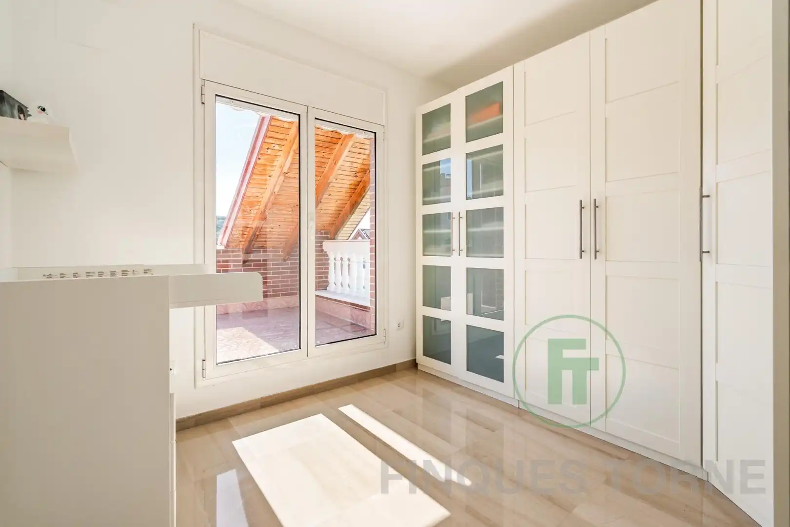 Dormitori de Casa o xalet en venda en Montcada i Reixac amb Aire condicionat, Jardí privat i Parquet