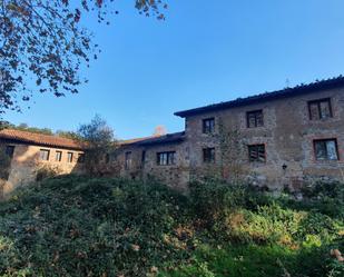 Vista exterior de Local en venda en Piélagos amb Terrassa