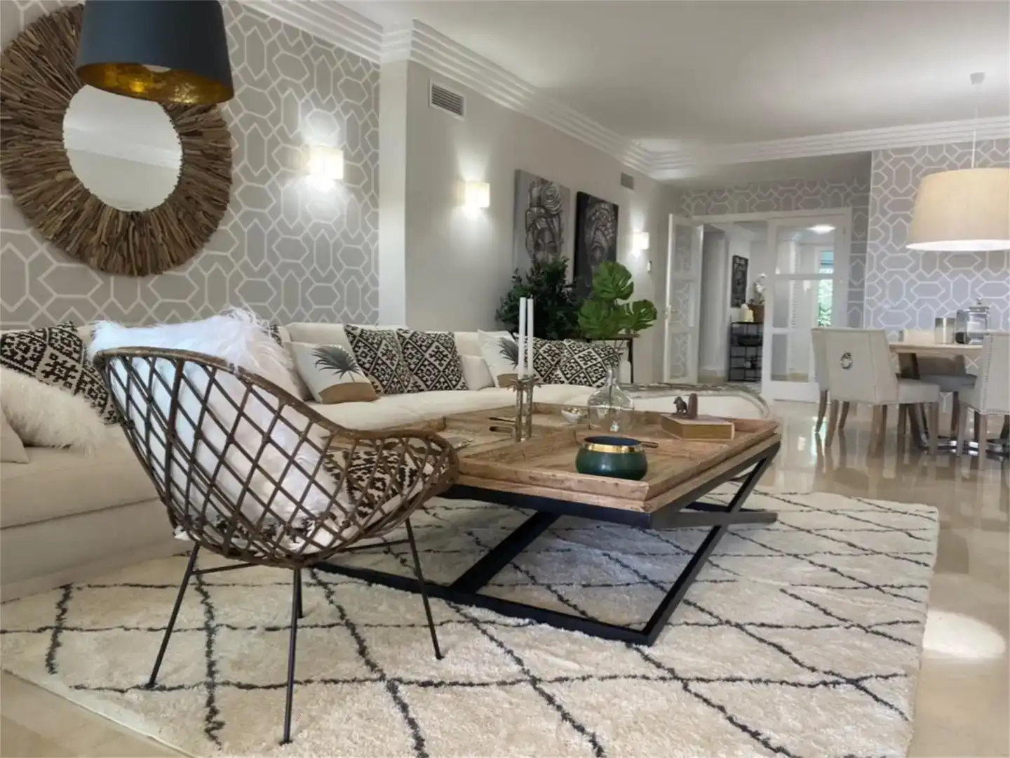 Sala d'estar de Apartament en venda en Marbella amb Aire condicionat i Piscina