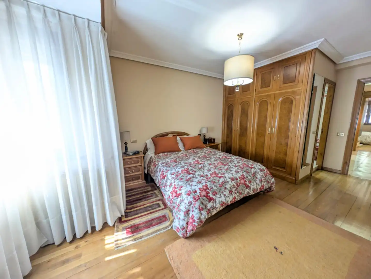 Dormitori de Casa o xalet en venda en Aller amb Calefacció, Jardí privat i Terrassa