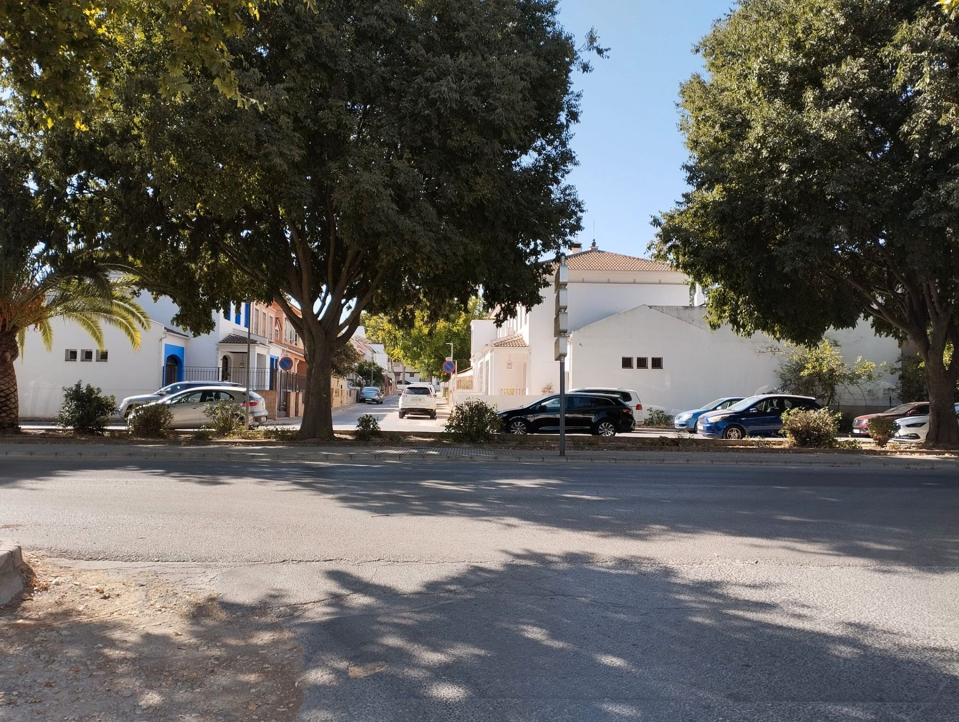 Vista exterior de Nave industrial en venta en Lucena