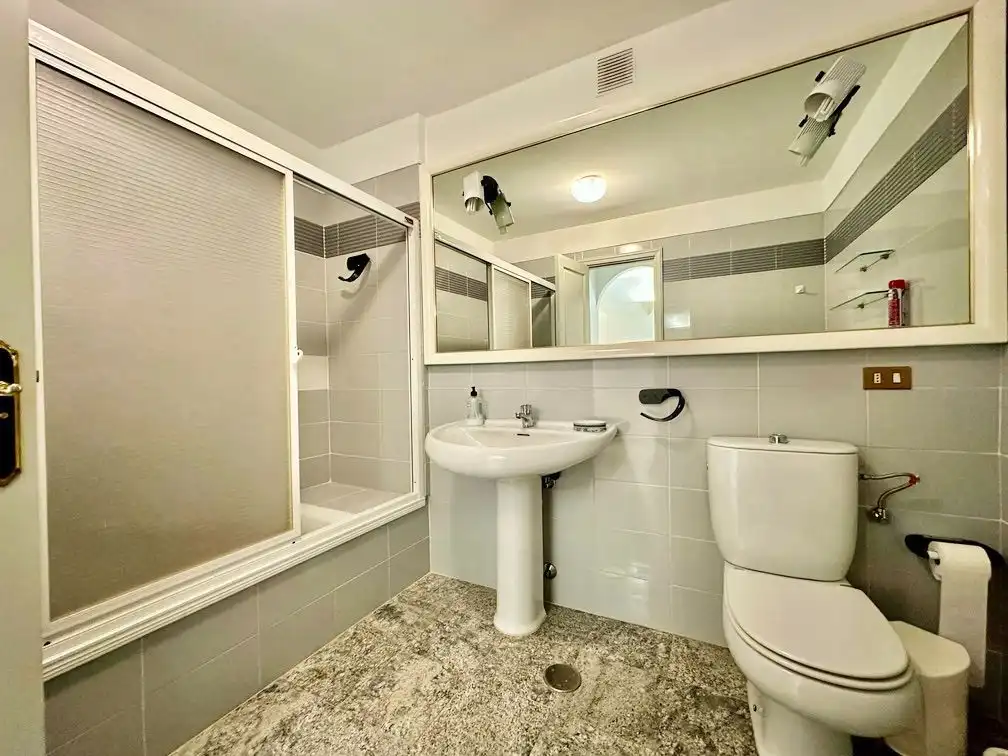 Baño de Piso de alquiler en Santa Cruz de Tenerife con Terraza y Amueblado