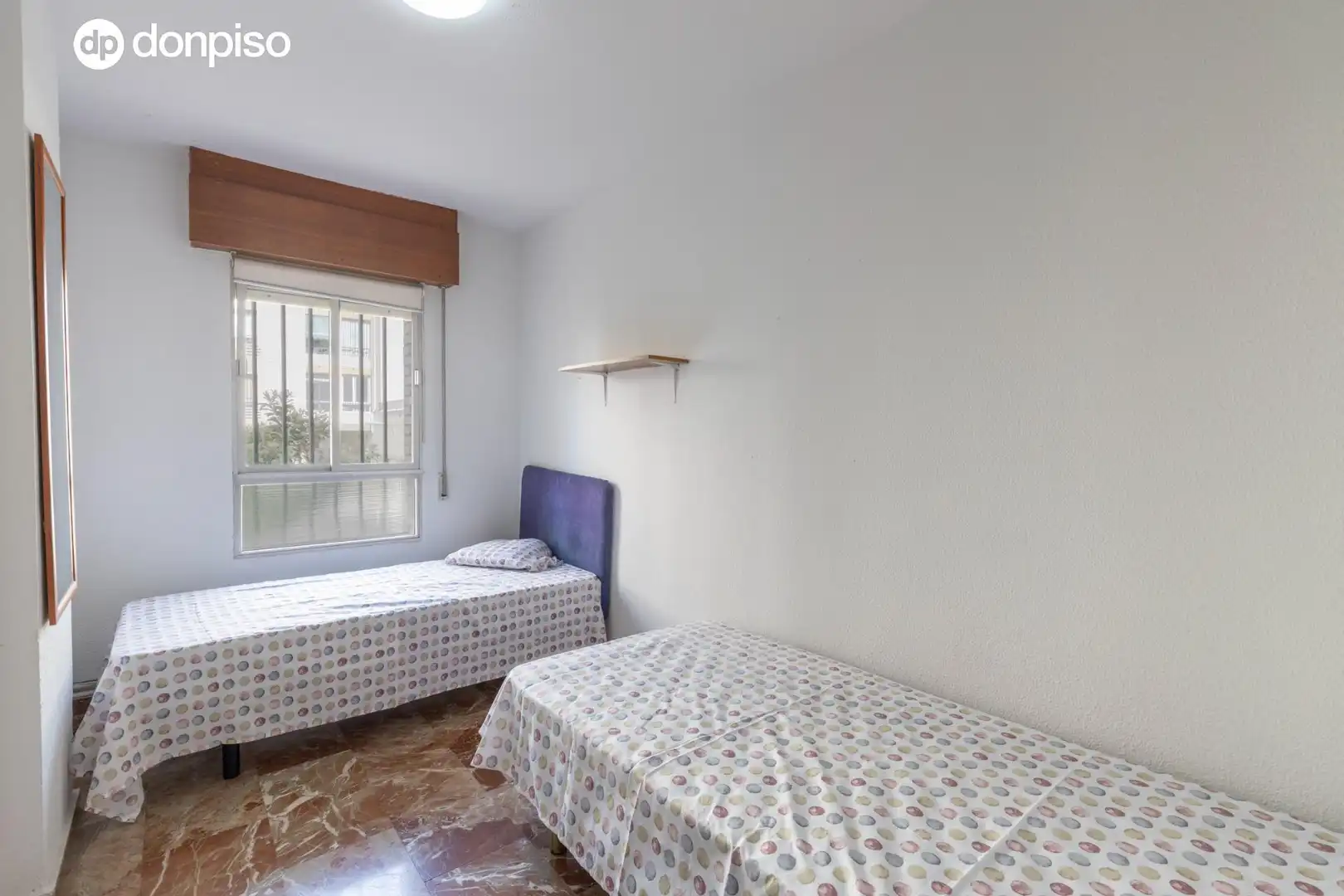 Habitación de Piso en venta en Granada con Aire acondicionado
