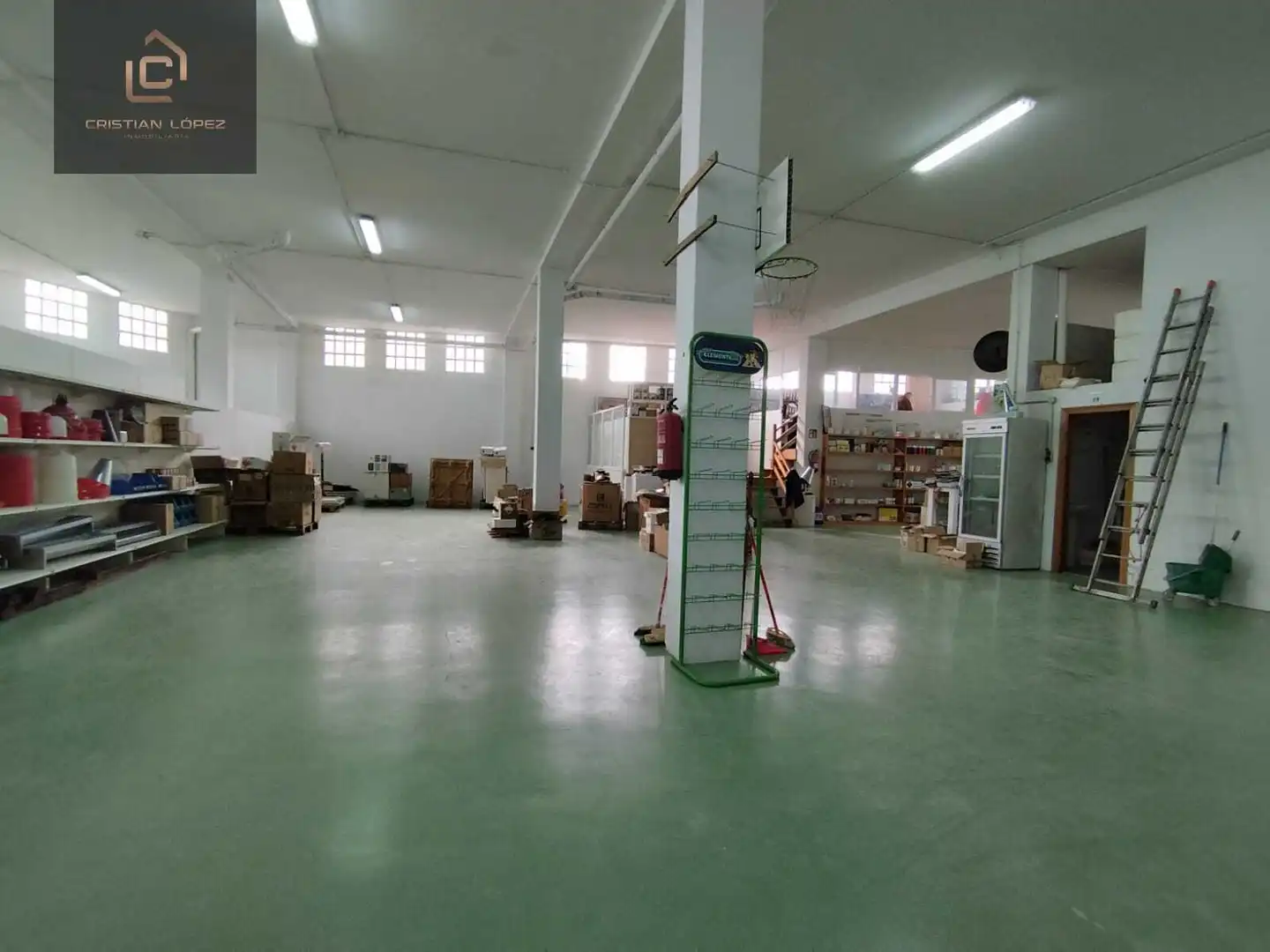 Local comercial en venta en Rúa Rosalía de Castro 23, imagen 3