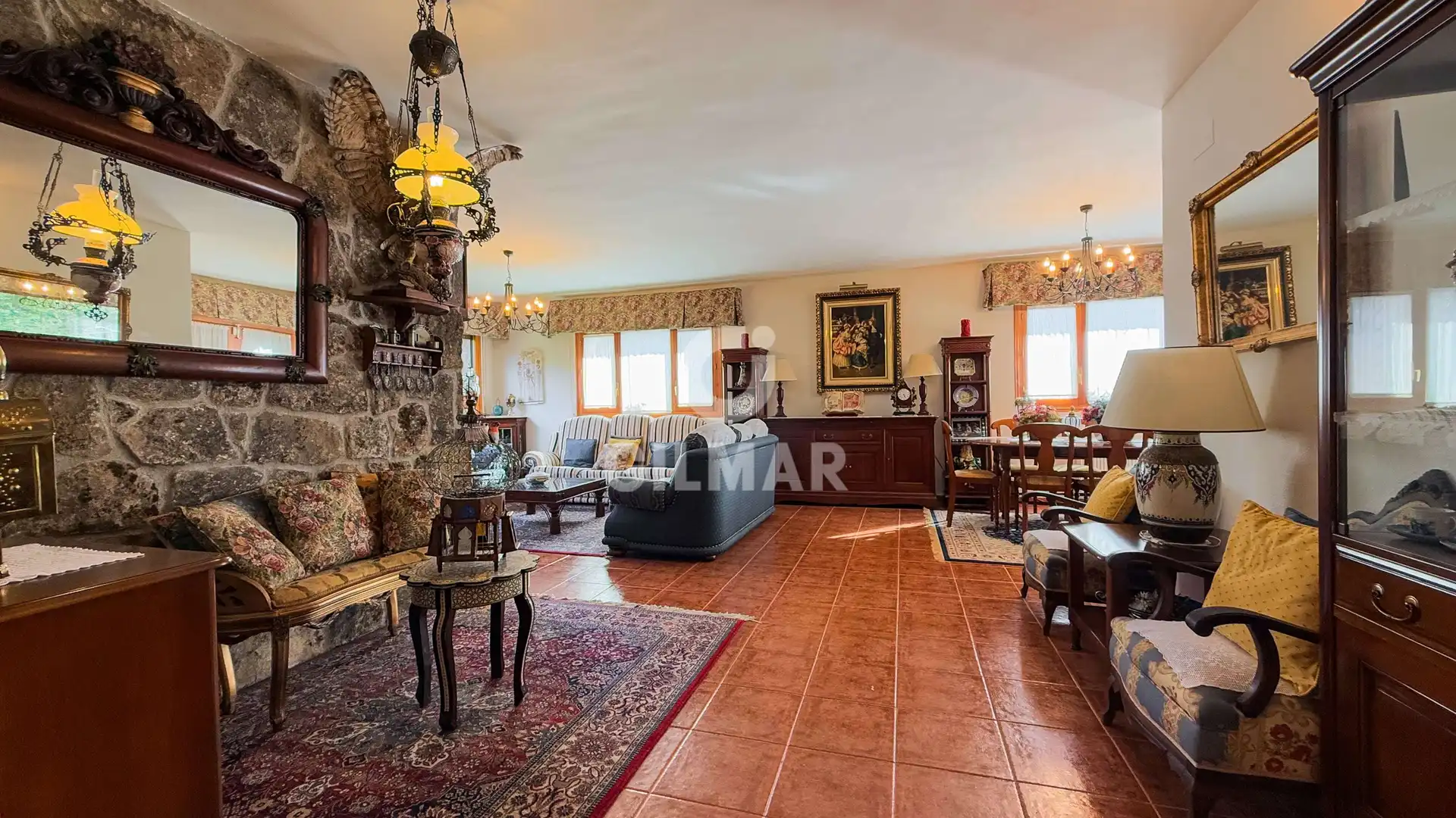 Sala d'estar de Casa o xalet en venda en Navacerrada amb Calefacció, Jardí privat i Piscina