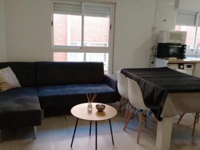 Sala d'estar de Apartament de lloguer en  Valencia Capital amb Aire condicionat, Moblat i Rentadora