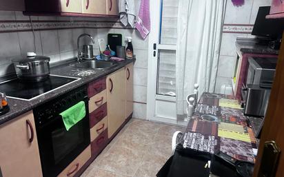 Kitchen of Flat for sale in  Zaragoza Capital  with Air Conditioner, Heating and Terrace