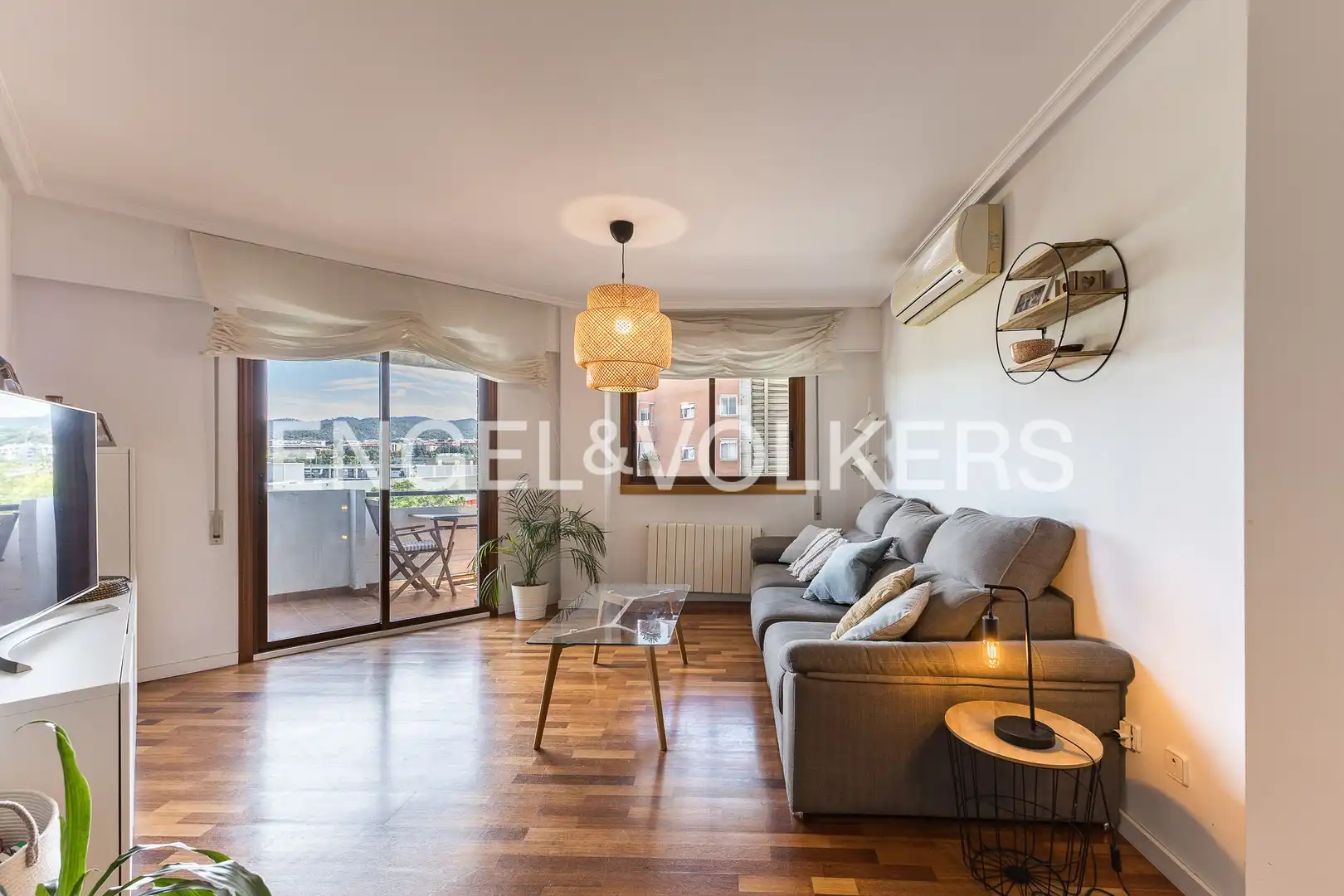 Exterior view of Flat for sale in Sant Joan Despí  with Air Conditioner, Heating and Parquet flooring
