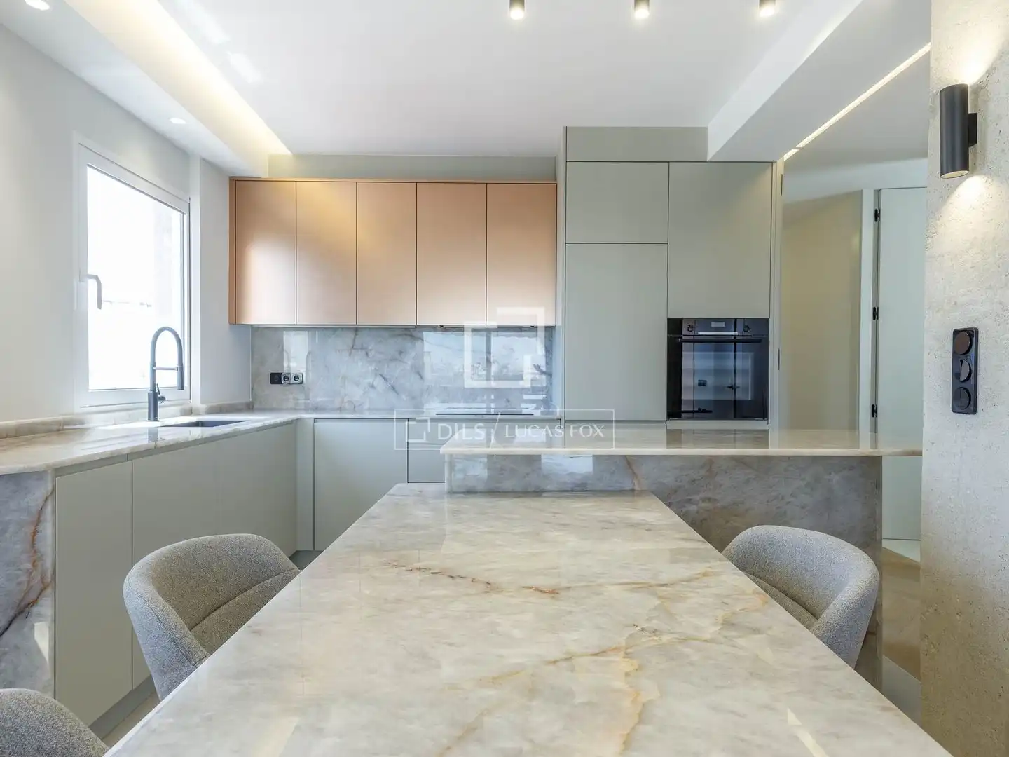 Kitchen of Attic for rent in Valencia  with Air Conditioner, Heating and Parquet flooring