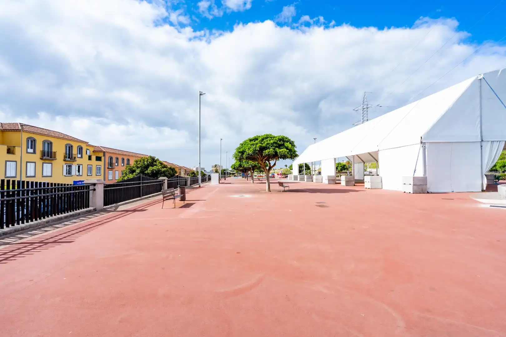 Vista exterior de Local en venta en San Cristóbal de la Laguna con Aire acondicionado, Terraza y Amueblado