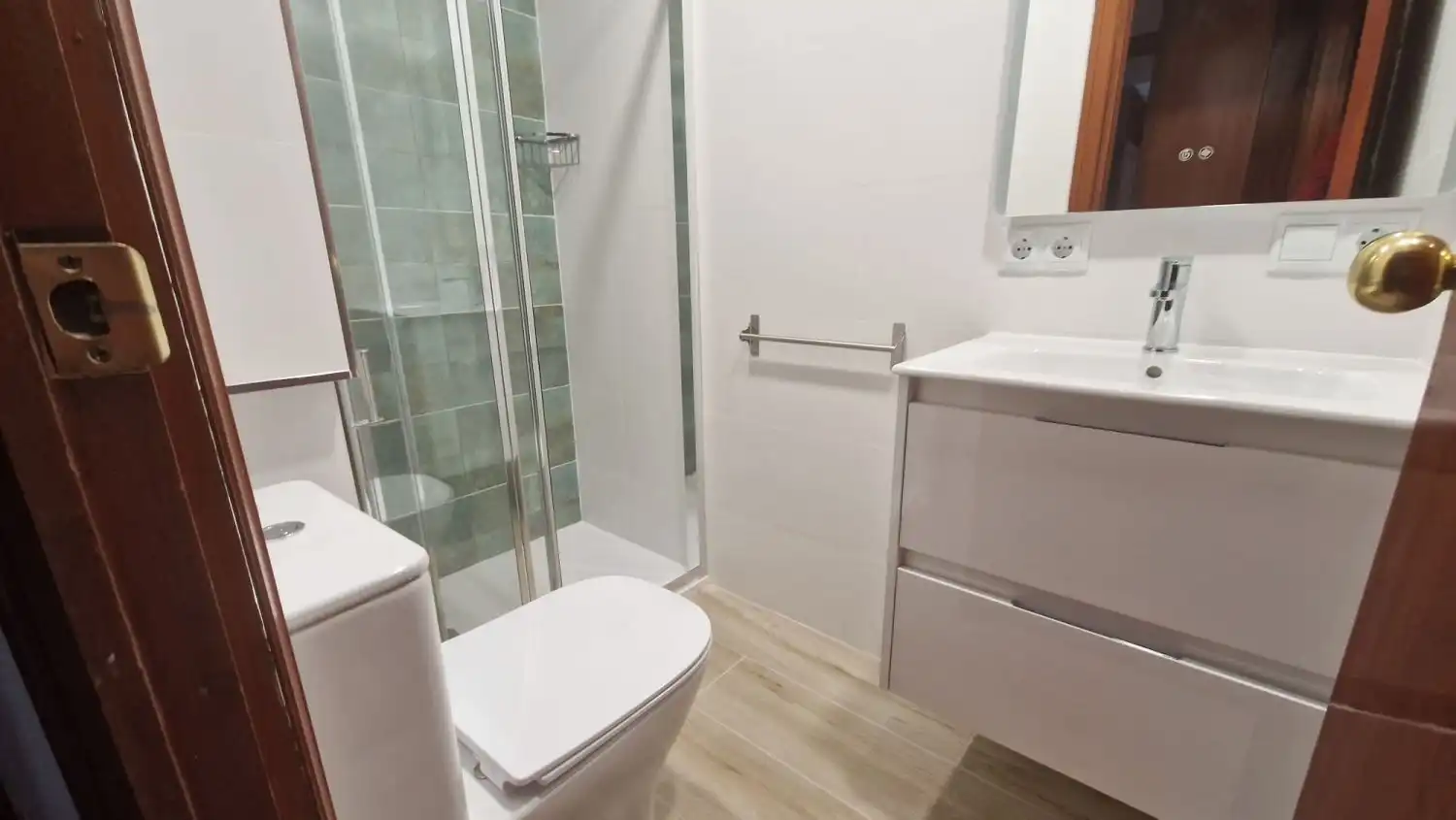 Bathroom of Flat for rent in Jaén  with Air Conditioner, Heating and Terrace