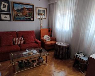 Living room of Flat for sale in  Madrid Capital  with Air Conditioner, Heating and Furnished