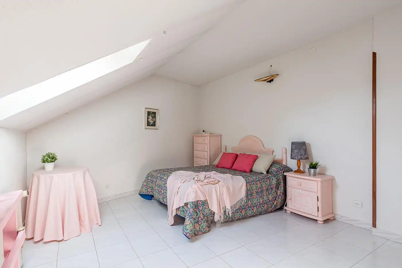 Habitación de Casa o chalet en venta en San Lorenzo de El Escorial con Calefacción, Alarma y Piscina comunitaria