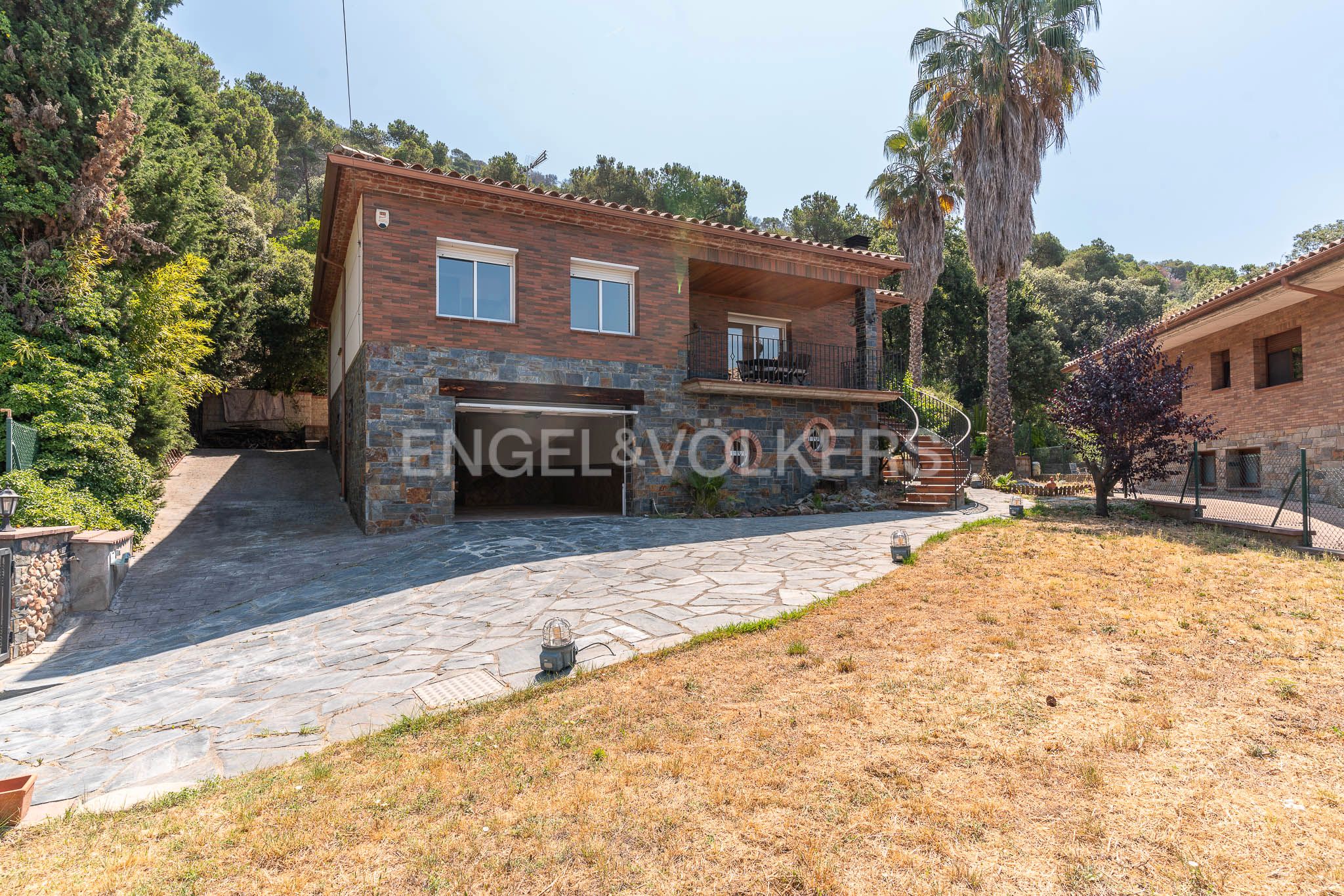 Vista exterior de Casa o xalet de lloguer en Llinars del Vallès amb Calefacció, Jardí privat i Es permeten mascotes