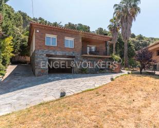 Exterior view of House or chalet to rent in Llinars del Vallès  with Heating, Private garden and Pets allowed