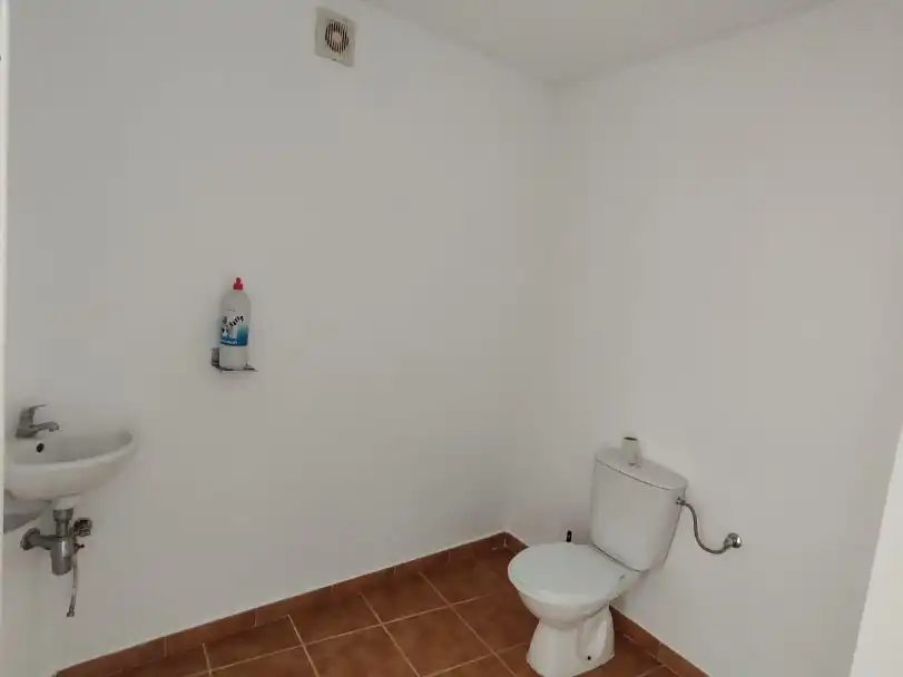 Badezimmer von Geschaftsraum zur Miete in La Roda de Andalucía