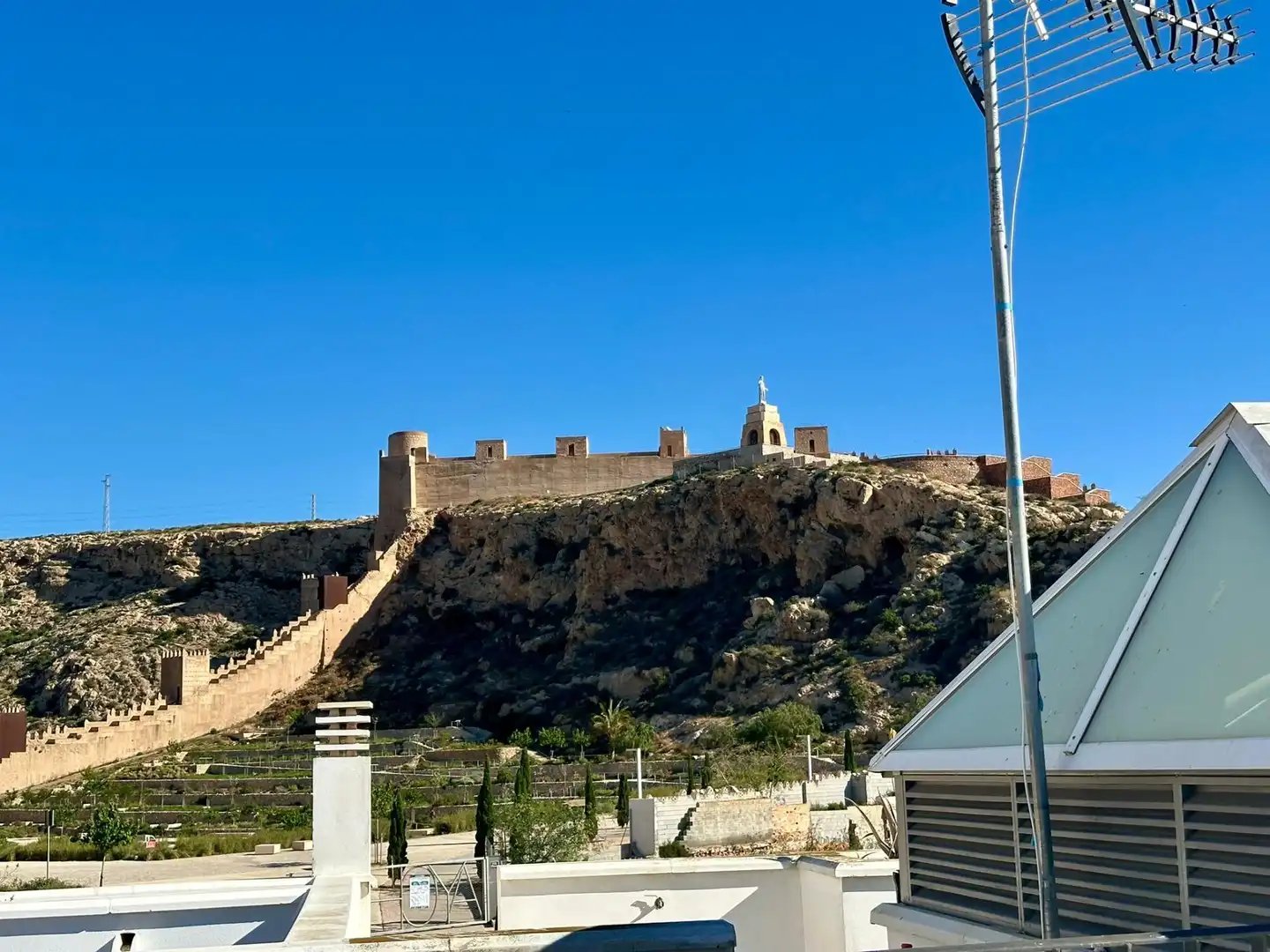 Vista exterior de Piso en venta en Almería con Terraza