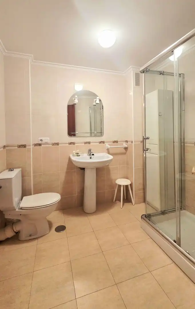 Badezimmer von Wohnung zum Verkauf in Benidorm mit Klimaanlage und Terrasse