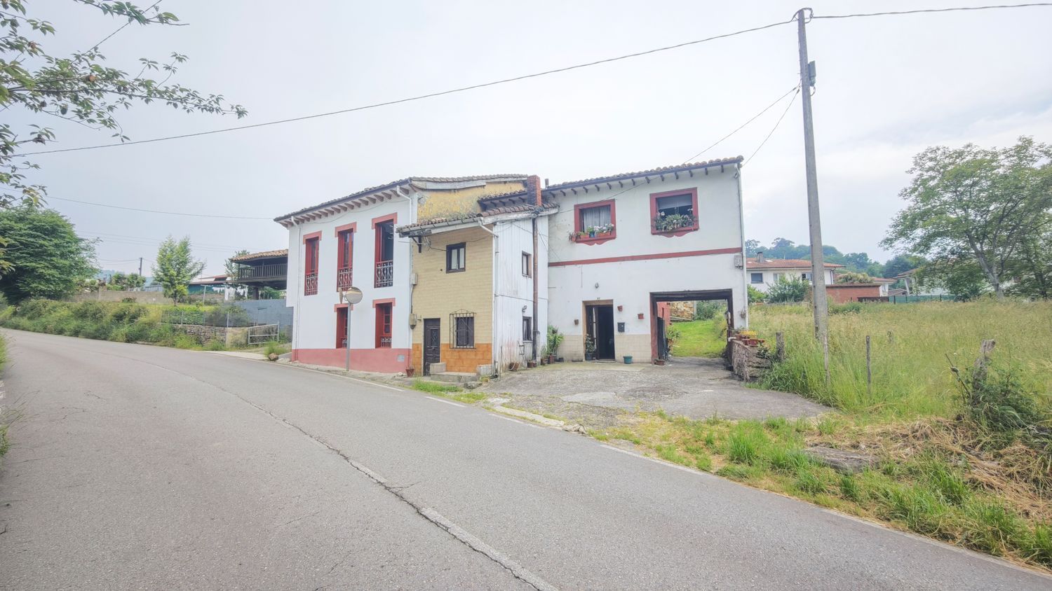 Exterior view of House or chalet for sale in Siero  with Swimming Pool