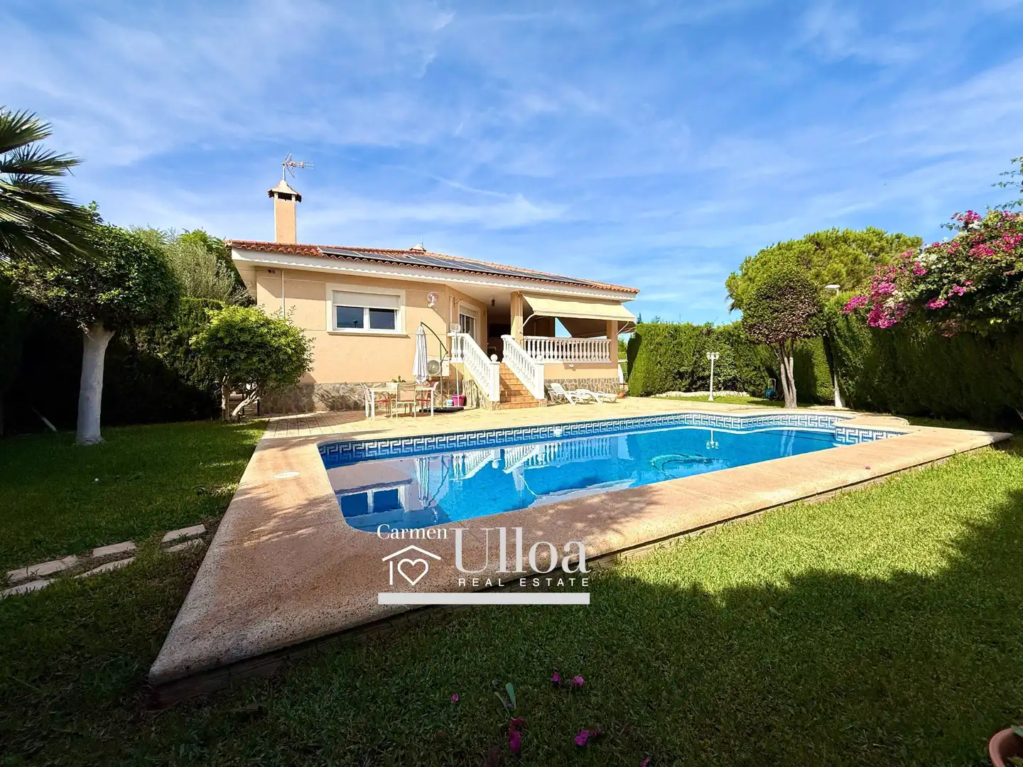 Detached house with pool for sale in Calle del Pino, imagen 2