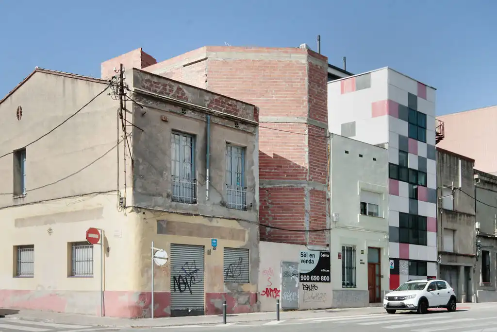 Exterior view of Buildings for sale in Sabadell
