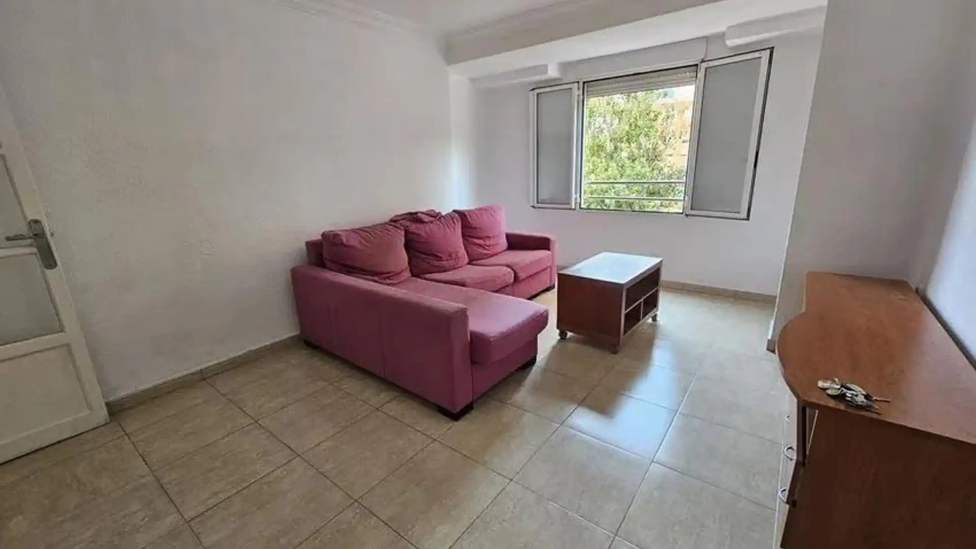 Vista exterior de Piso de alquiler en  Valencia Capital con Aire acondicionado