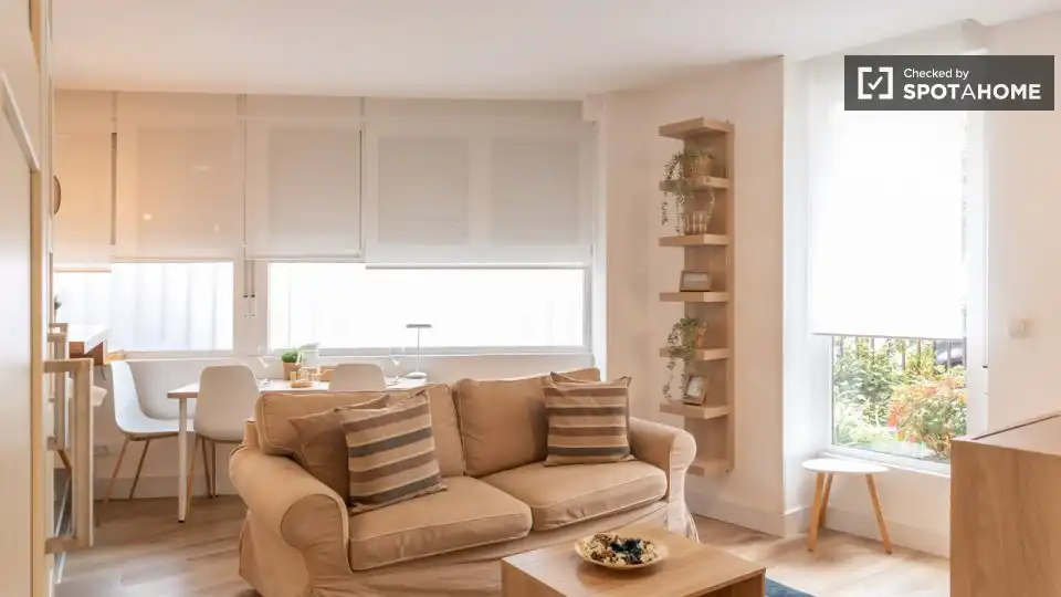 Flat for rent in Almenara -Ventilla
