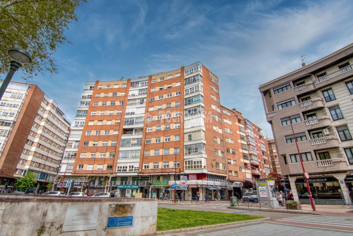 Vista exterior de Pis en venda en Valladolid Capital amb Calefacció i Terrassa