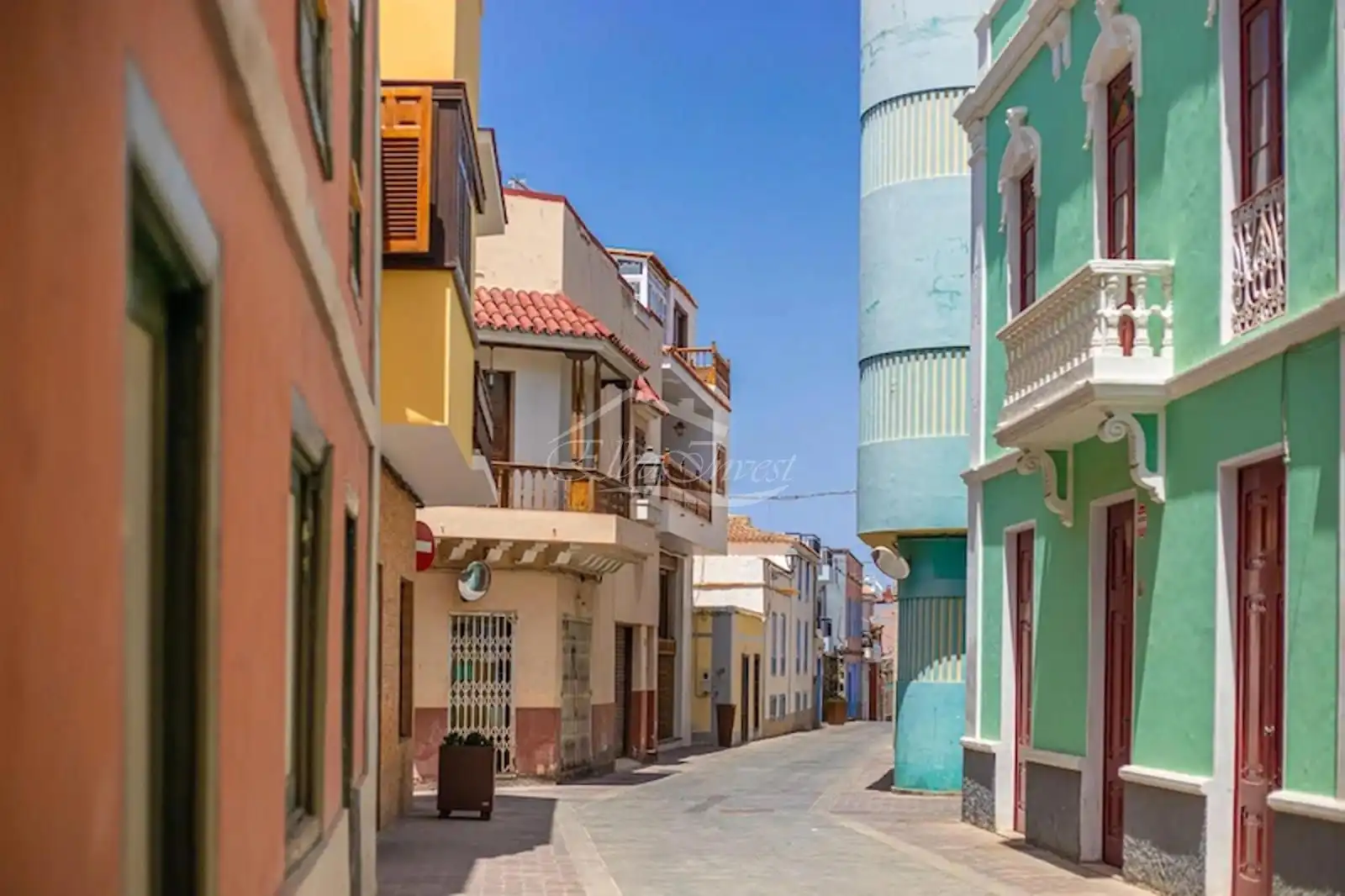 Außenansicht von Wohnung zum Verkauf in Guía de Isora mit Terrasse, Möbliert und Ofen