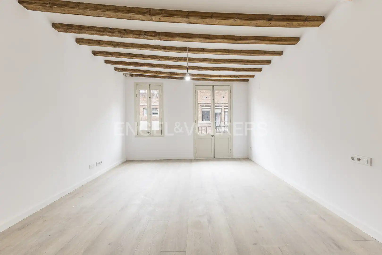 Vista exterior de Edificio en venta en Barcelona