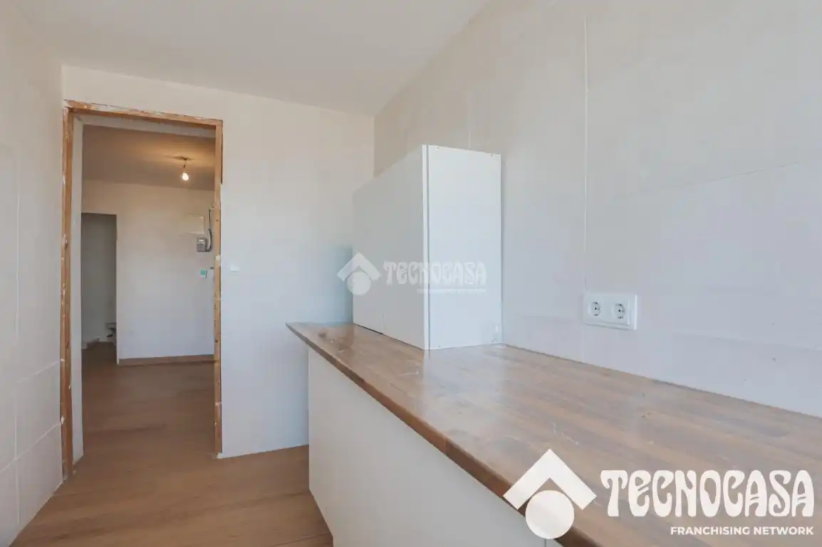 Bedroom of Flat for sale in Barcelona  with Parquet flooring and Alarm