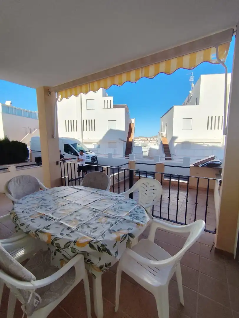 Planta baja de alquiler en San Juan de los Terreros