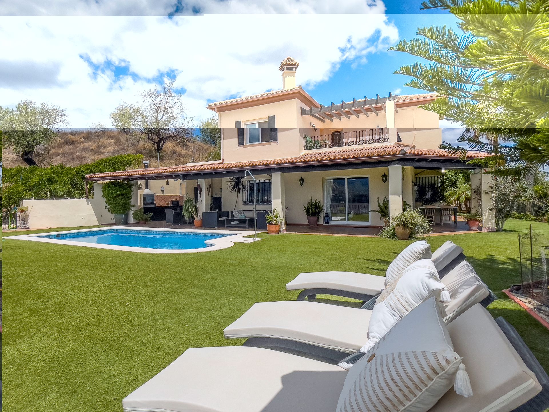 Garden of House or chalet for sale in Monda  with Air Conditioner, Private garden and Terrace